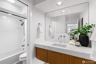732 11th Avenue E #305, Seattle, WA 98102 - Photo 28