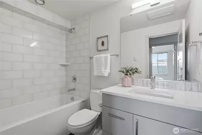 720 N 43rd St, Seattle, WA 98103 - Photo 14