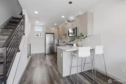 720 N 43rd St, Seattle, WA 98103 - Photo 10