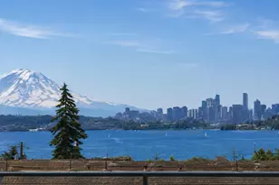 720 N 43rd St, Seattle, WA 98103 - Photo 2