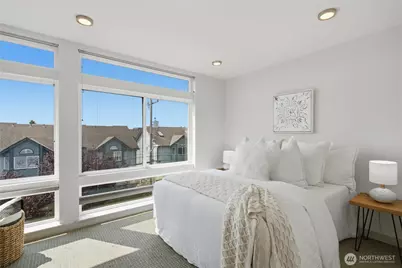 720 N 43rd St, Seattle, WA 98103 - Photo 16