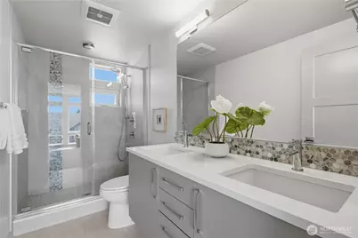 720 N 43rd St, Seattle, WA 98103 - Photo 18