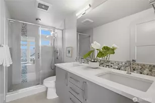 720 N 43rd St, Seattle, WA 98103 - Photo 18