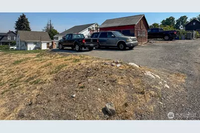 800 Methow Street, Wenatchee, WA 98801 - Photo 14