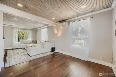 9744 49th Avenue S, Seattle, WA 98118 - Photo 6