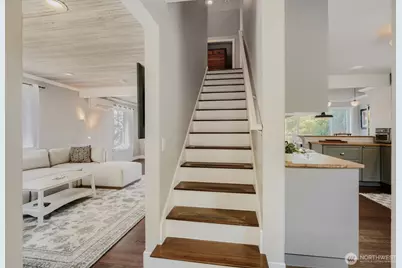 9744 49th Avenue S, Seattle, WA 98118 - Photo 12