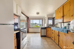 1747 SW Bay St, Port Orchard, WA 98366 - Photo 14