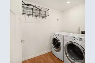 227 29th Avenue E, Seattle, WA 98112 - Photo 32