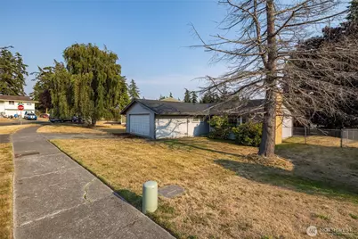 613 NW Hyak Drive, Oak Harbor, WA 98277 - Photo 4