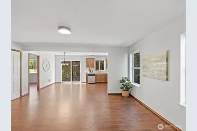 8402 61st Place NE, Marysville, WA 98270 - Photo 12