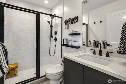5513 B 6th Avenue NW, Seattle, WA 98107 - Photo 24