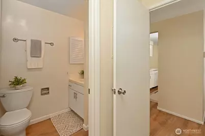 11010 NE 68th Street #622, Kirkland, WA 98033 - Photo 18