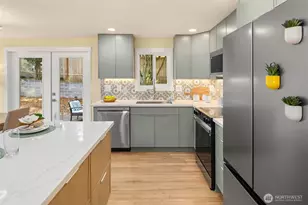 9119 17th Ave NE, Seattle, WA 98115 - Photo 6
