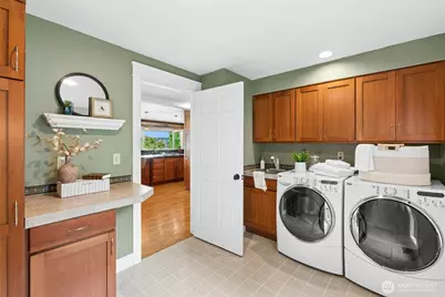 12530 Holmes Point Drive NE, Kirkland, WA 98034 - Photo 16
