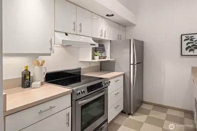 2030 Western Avenue #713, Seattle, WA 98121 - Photo 12
