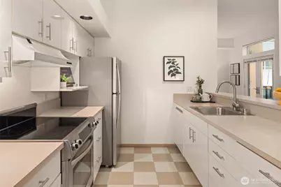 2030 Western Avenue #713, Seattle, WA 98121 - Photo 10