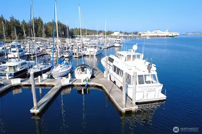 141 Parfitt Way SW #C52, Bainbridge Island, WA 98110 - Photo 1