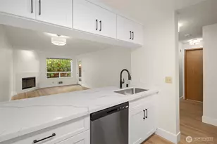 10501 8th Ave NE, Seattle, WA 98125 - Photo 4