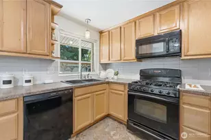 20710 11th Dr SE, Bothell, WA 98012 - Photo 10