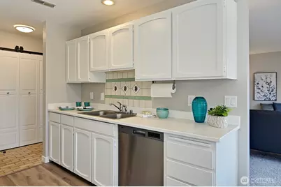 4120 212th Street SW #B301, Mountlake Terrace, WA 98043 - Photo 4