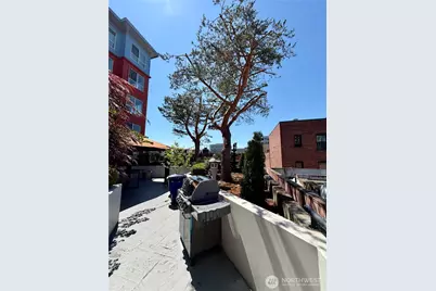 668 S Lane Street #406, Seattle, WA 98104 - Photo 18