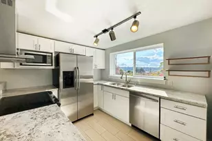 300 NW 47th St, Seattle, WA 98107 - Photo 6