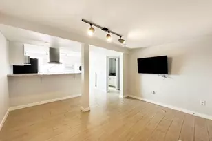 300 NW 47th St, Seattle, WA 98107 - Photo 8