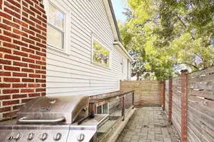 300 NW 47th St, Seattle, WA 98107 - Photo 2