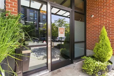 6800 Greenwood Avenue N #303, Seattle, WA 98103 - Photo 2