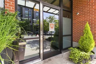 6800 Greenwood Ave N, Seattle, WA 98103 - Photo 2