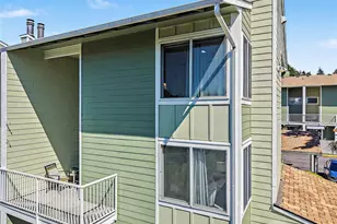 22234 24th Ave S, Des Moines, WA 98198 - Photo 2