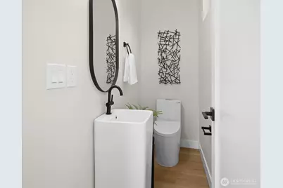 14308 Roslyn Place N, Seattle, WA 98133 - Photo 10
