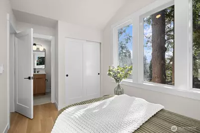 14308 Roslyn Place N, Seattle, WA 98133 - Photo 16