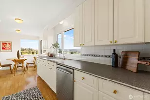 5682 NE 180th St, Kenmore, WA 98028 - Photo 12