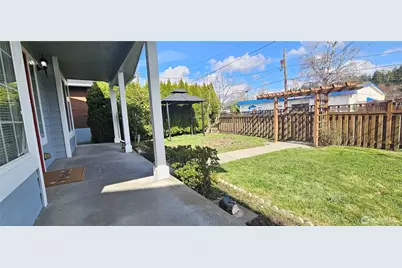209 Factory Avenue N, Renton, WA 98057 - Photo 2