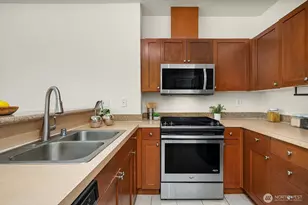 1000 Aurora Ave N, Seattle, WA 98109 - Photo 10