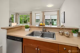 1000 Aurora Ave N, Seattle, WA 98109 - Photo 12