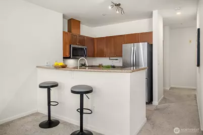 1000 Aurora Avenue N #311, Seattle, WA 98109 - Photo 8