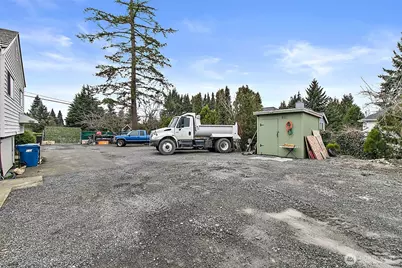 2416 NE 16th Street, Renton, WA 98056 - Photo 4