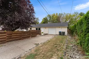 536 SW 18th St, Chehalis, WA 98532 - Photo 2