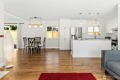 2011 145th Avenue SE, Bellevue, WA 98007 - Photo 8