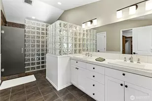 2011 145th Ave SE, Bellevue, WA 98007 - Photo 12