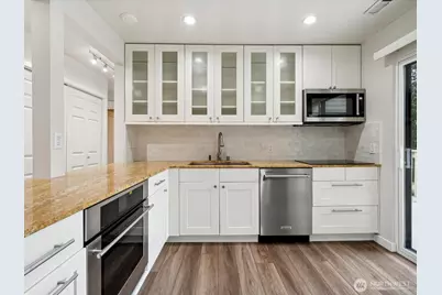 1112 Bellefield Park Lane, Bellevue, WA 98004 - Photo 8