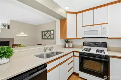 7111 134th Court SE #D3, Newcastle, WA 98059 - Photo 10