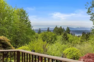 144 NE Clearview Ln, Bremerton, WA 98310 - Photo 2