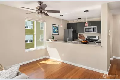 10329 Meridian Avenue N #202, Seattle, WA 98133 - Photo 6
