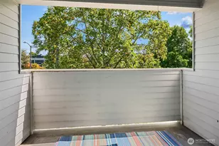 10329 Meridian Ave N, Seattle, WA 98133 - Photo 18