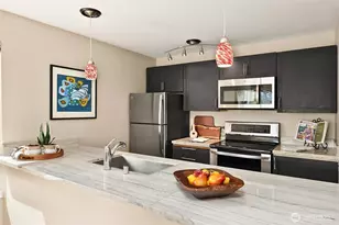 10329 Meridian Ave N, Seattle, WA 98133 - Photo 4