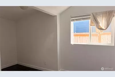 11522 8th Avenue NE, Seattle, WA 98125 - Photo 12
