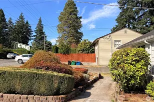 11522 8th Ave NE, Seattle, WA 98125 - Photo 2